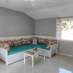 Bay * Pefkari