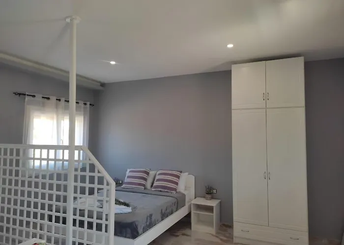 Apartment Bay Pefkari