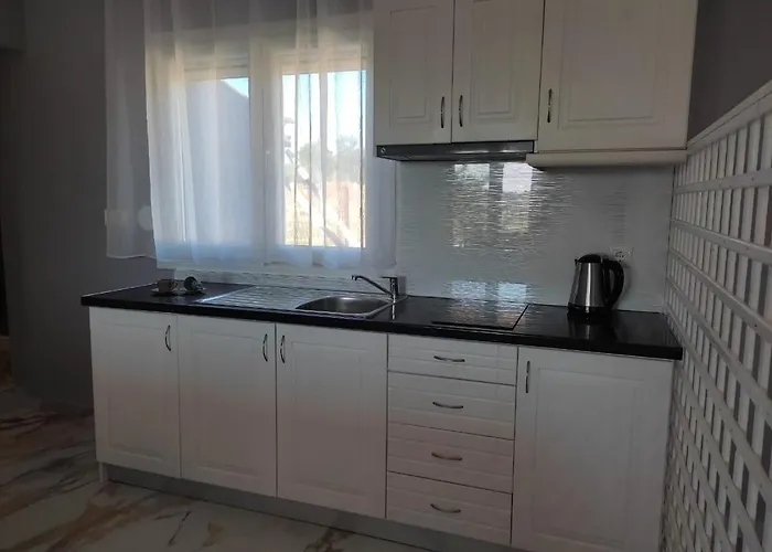 Apartment Bay Pefkari