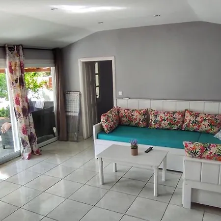 Apartment Bay Pefkari