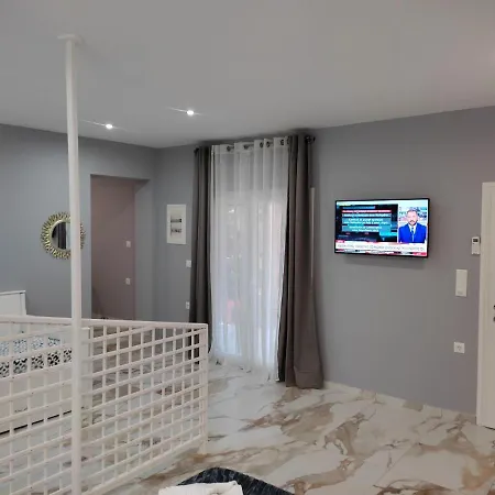 Apartment Bay Pefkari