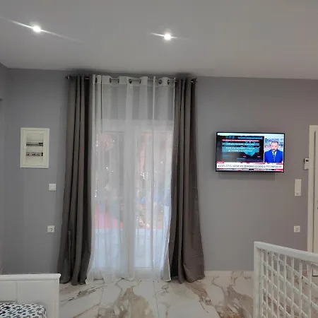 Apartment Bay *