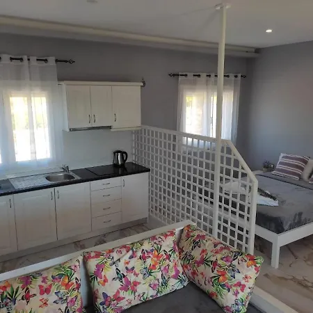 Bay Apartment *