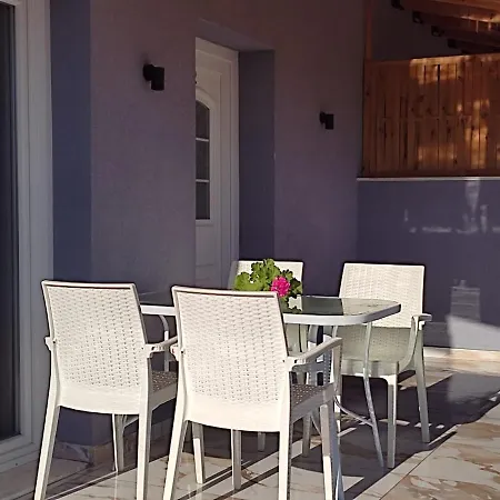 Bay Apartment