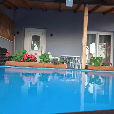 Bay Apartmán Pefkari